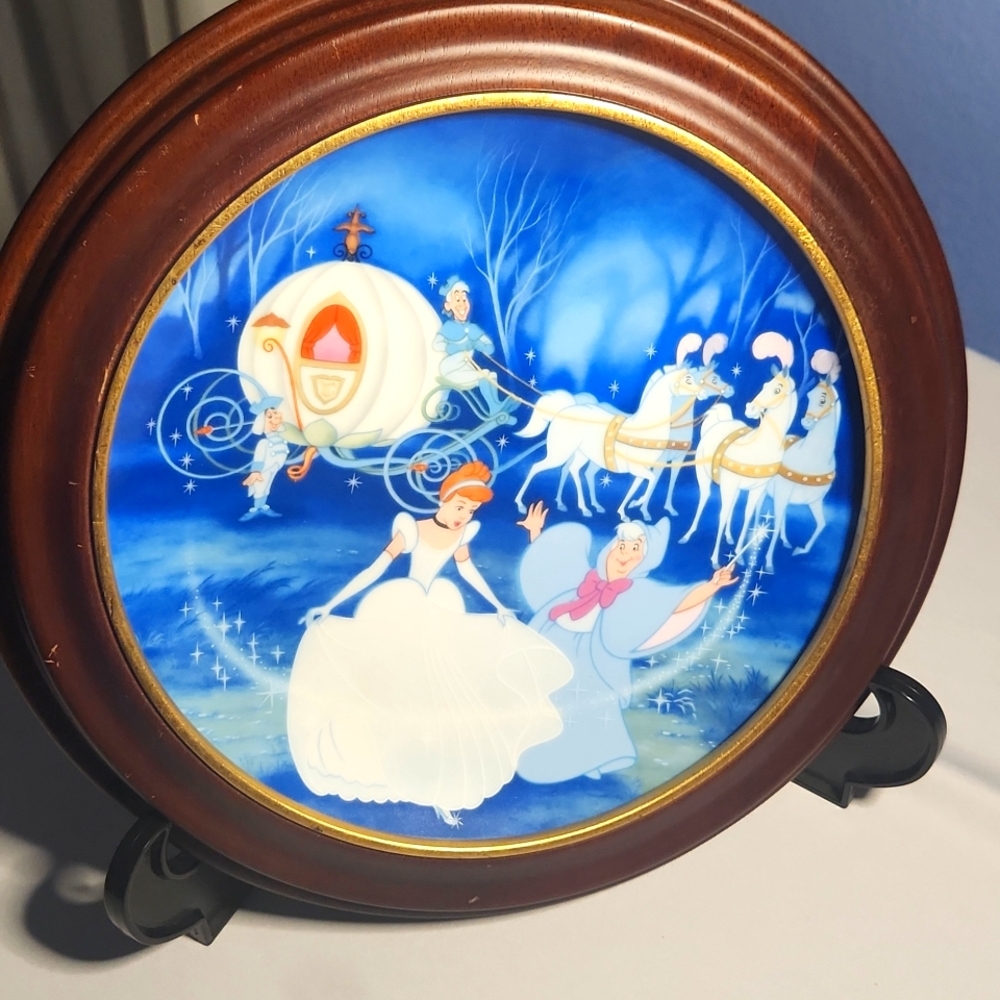 "Bibbidi Bobbidi Boo" Cinderella Collectors Plate